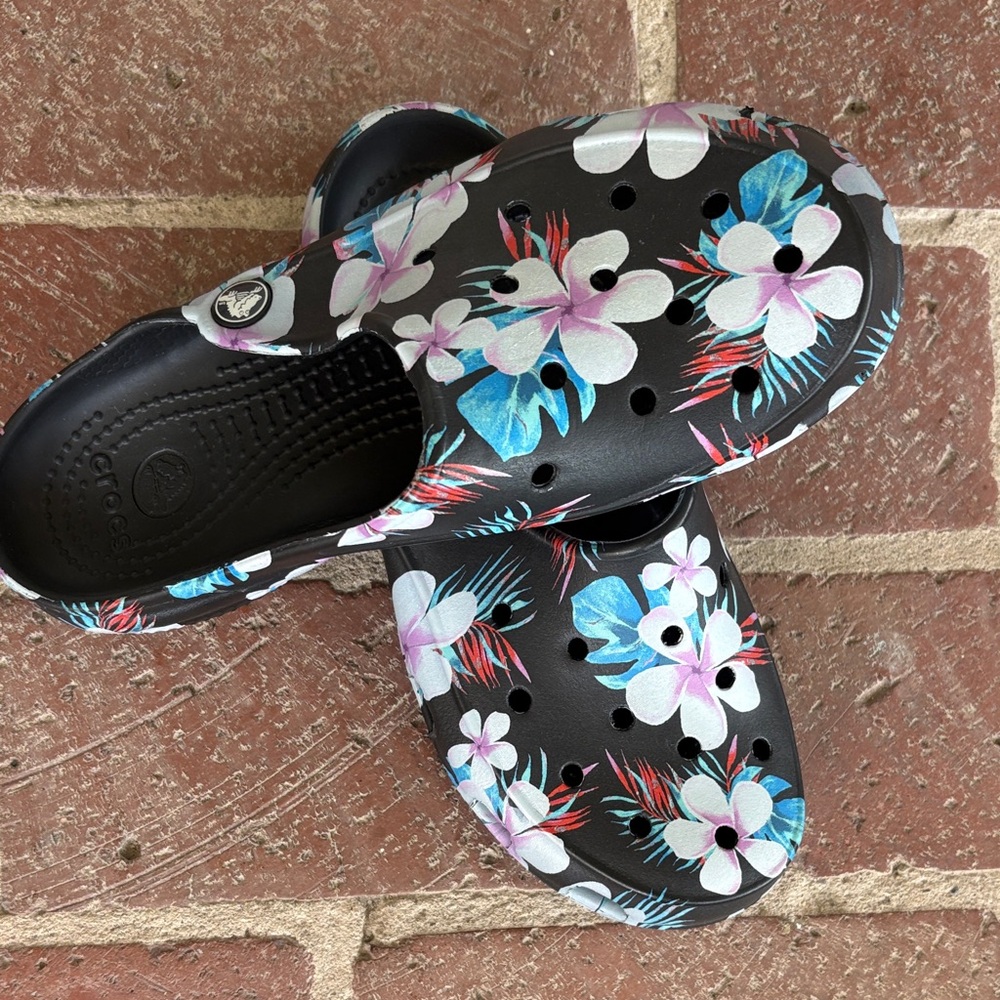 CROCS Black Floral Print Hawaiian Clogs with Colorful Accents - Picture 7 of 8